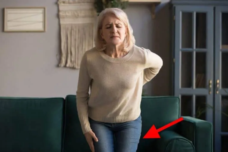 3 Sintomi della Sciatica nella Gamba Sinistra – cosa fare?